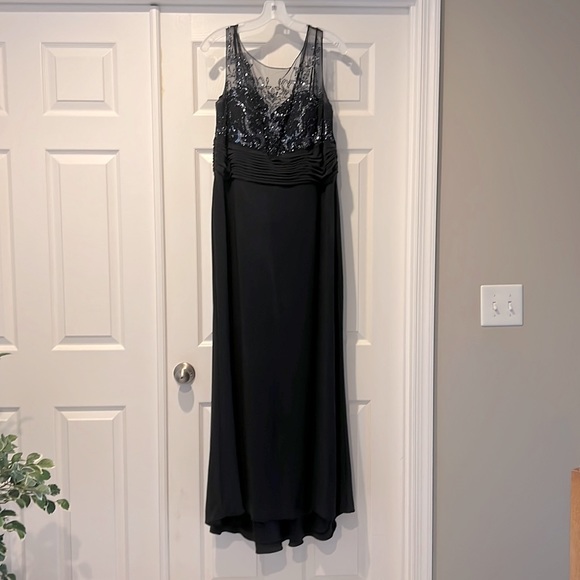 Cachet - Navy colored - formal dress with beads and sequins - Picture 1 of 7